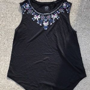 Floral collards Black muscle tee
